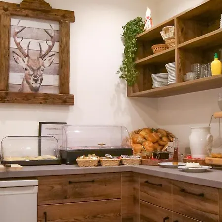 Schoenachhof مزرعة للإقامة