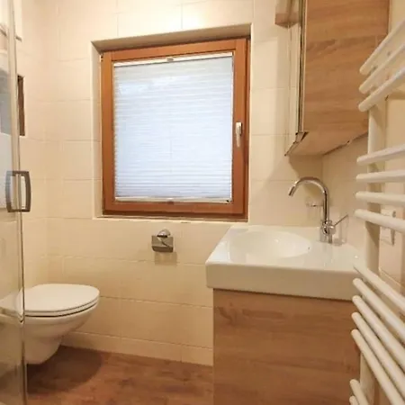 Schoenachhof גרלוס